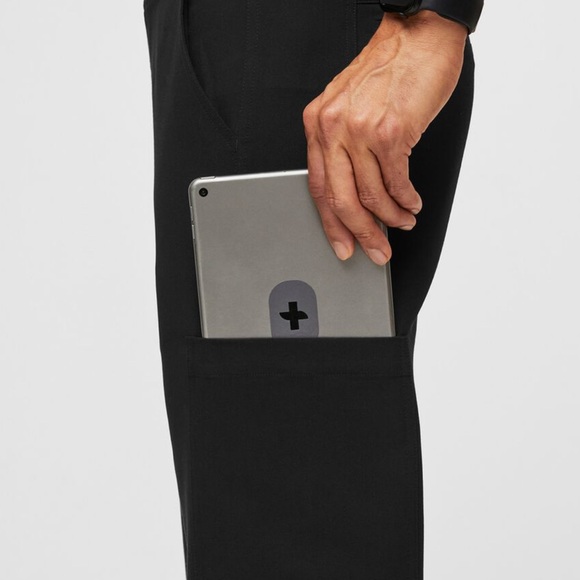 Figs Axim Cargo Scrub Pants Size Small Short - Picture 5 of 10